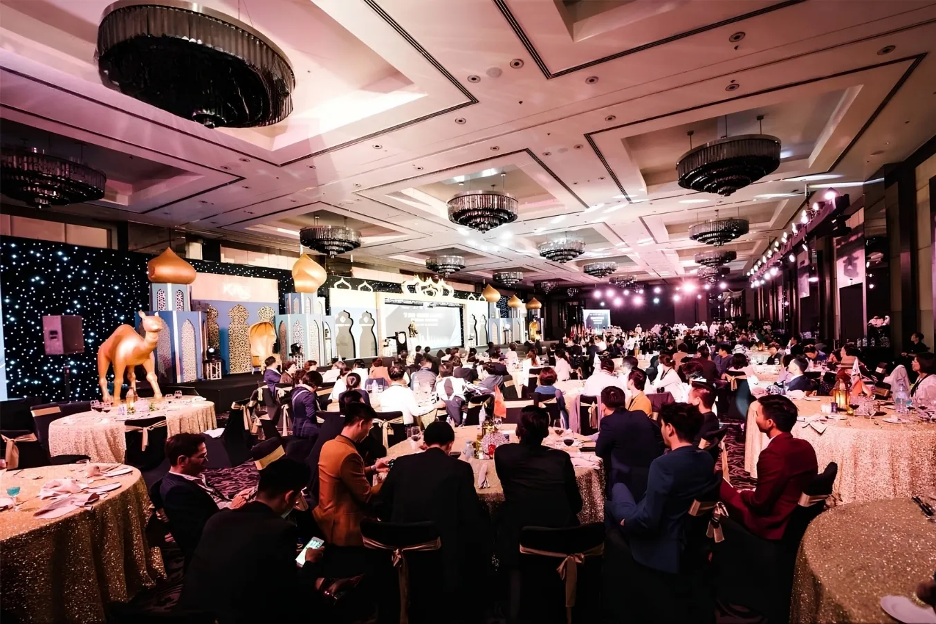 Panoramic view of 700 business leaders attending the corporate strategy conference at JW Marriott Marquis Hotel Dubai